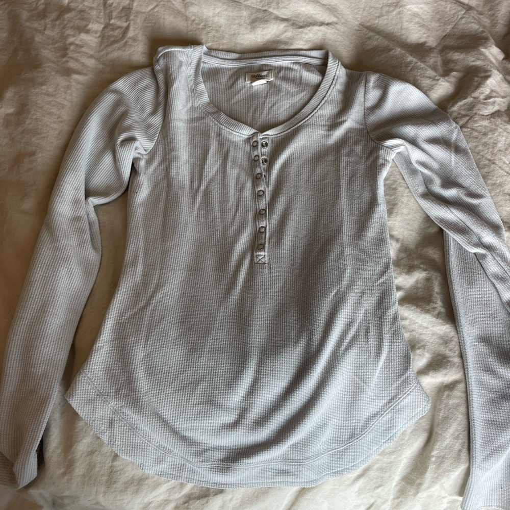 Women's Long Sleeve Henley Top - Light Gray